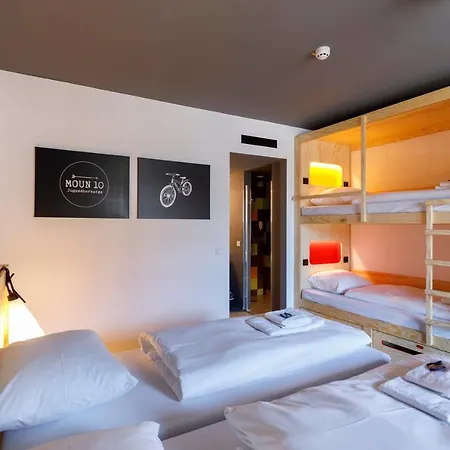Albergue Djh Moun10 - Youth - Membership Required!