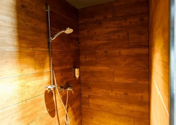 Djh Moun10 - Youth - Membership Required! Hostel